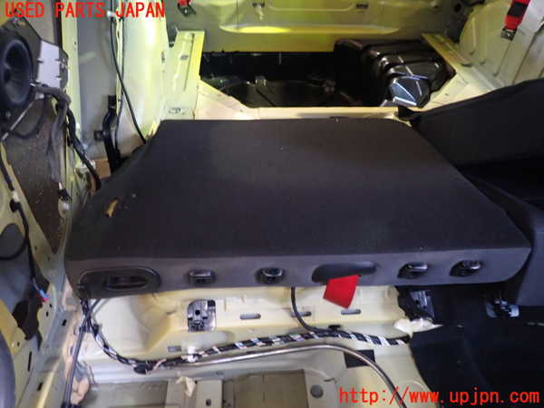 1UPJ-27847145]ルノー・メガーヌ R.S.(ルノー・スポール)(DZF4R)右2列目シート 中古_m0004.jpg