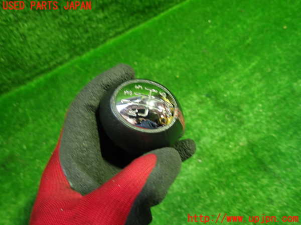 5UPJ-27847570]ルノー・メガーヌ R.S.(ルノー・スポール)(DZF4R)シフトノブ 中古_m0002.jpg