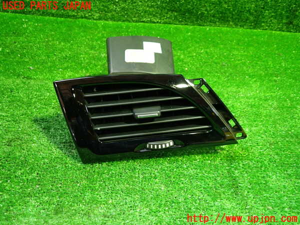 5UPJ-27847527]ルノー・メガーヌ R.S.(ルノー・スポール)(DZF4R)エアコン吹き出し口2 (左) 中古_m0001.jpg