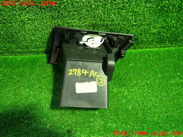5UPJ-27847527]ルノー・メガーヌ R.S.(ルノー・スポール)(DZF4R)エアコン吹き出し口2 (左) 中古_m0003.jpg