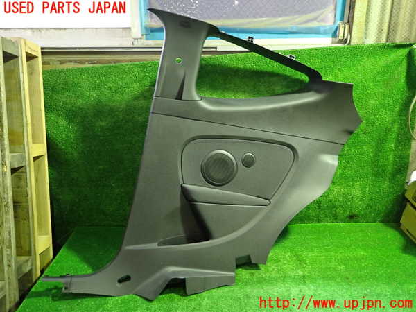 1UPJ-27847675]ルノー・メガーヌ R.S.(ルノー・スポール)(DZF4R)右リアピラートリム 中古_m0001.jpg