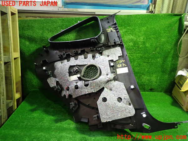1UPJ-27847675]ルノー・メガーヌ R.S.(ルノー・スポール)(DZF4R)右リアピラートリム 中古_m0004.jpg