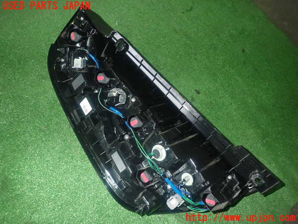 1UPJ-27851530]シエンタハイブリッド(MXPL10G)右テールランプ 中古_m0003.jpg