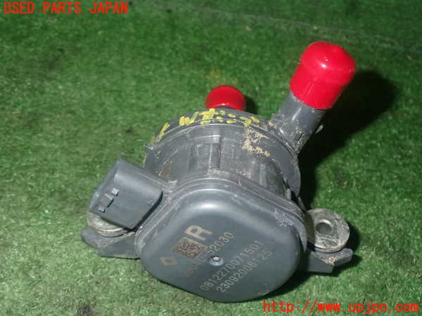 5UPJ-27852110]シエンタハイブリッド(MXPL10G)ウォーターポンプ 中古_m0002.jpg