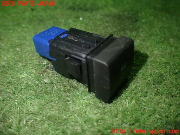 1UPJ-27856308]シエンタハイブリッド(MXPL10G)スイッチ3 (VSC OFF) 中古_m0002.jpg