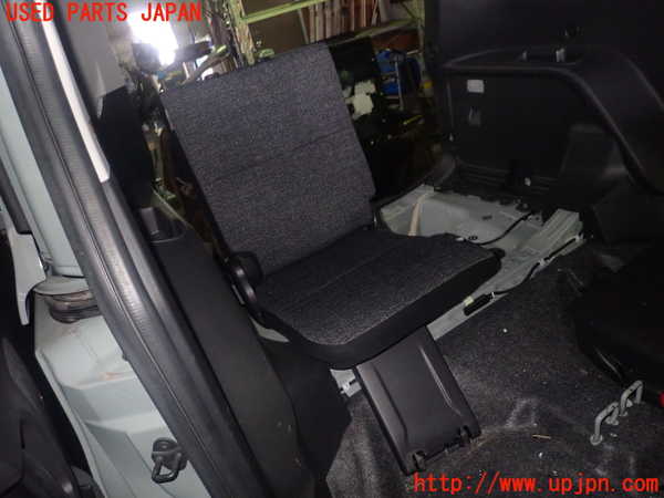5UPJ-27857235]シエンタハイブリッド(MXPL10G)右3列目シート 中古_m0001.jpg