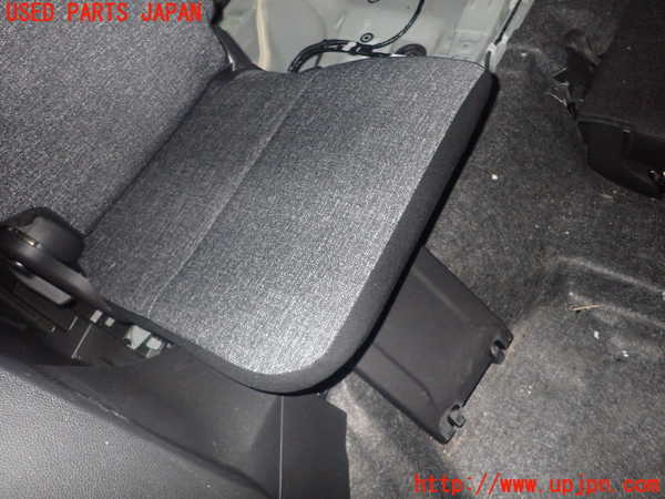 5UPJ-27857235]シエンタハイブリッド(MXPL10G)右3列目シート 中古_m0003.jpg