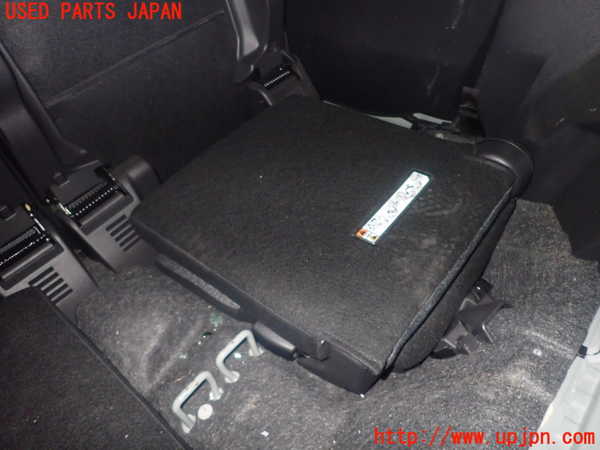5UPJ-27857235]シエンタハイブリッド(MXPL10G)右3列目シート 中古_m0005.jpg