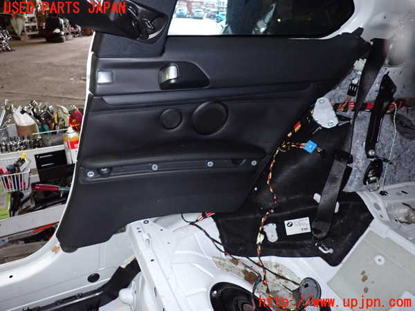 1UPJ-27867675]BMW M3 クーペ(WD40) E92 右リアピラートリム 中古_m0001.jpg