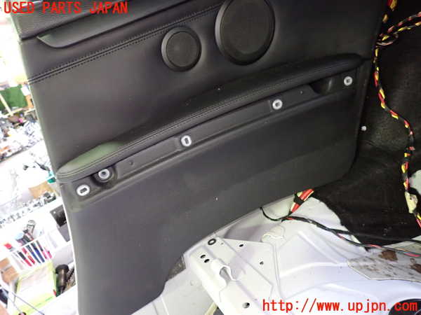 1UPJ-27867675]BMW M3 クーペ(WD40) E92 右リアピラートリム 中古_m0002.jpg
