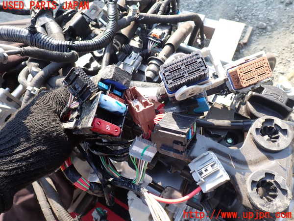 1UPJ-27872010]ルノー・アルカナ(LJLH4MH)エンジン H4M-5DH-3DA 中古_m0003.jpg