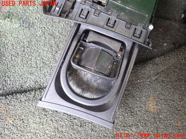 1UPJ-27887810]アルファード(AGH30W)ドリンクホルダー 中古_m0002.jpg