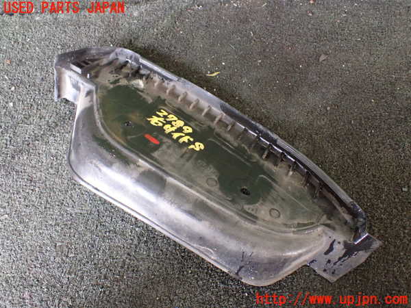 1UPJ-27891390]ハイエースワゴン100系(KZH106W)右サイドステップ 中古_m0002.jpg
