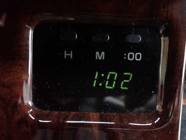 1UPJ-27897850]ハイエースワゴン100系(KZH106W)時計 中古_m0004.jpg