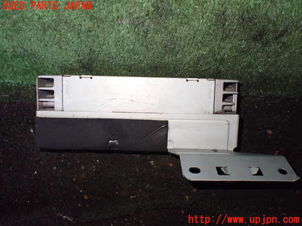 1UPJ-27896525]ハイエースワゴン100系(KZH106W)アンプ 中古_m0003.jpg