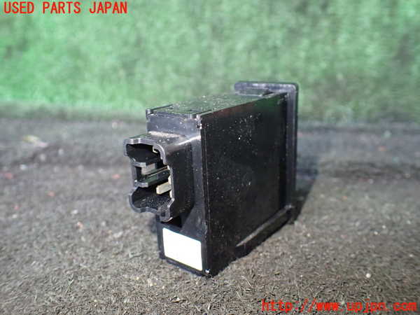 1UPJ-27896306]ハイエースワゴン100系(KZH106W)スイッチ1(メーター照度) 中古_m0002.jpg