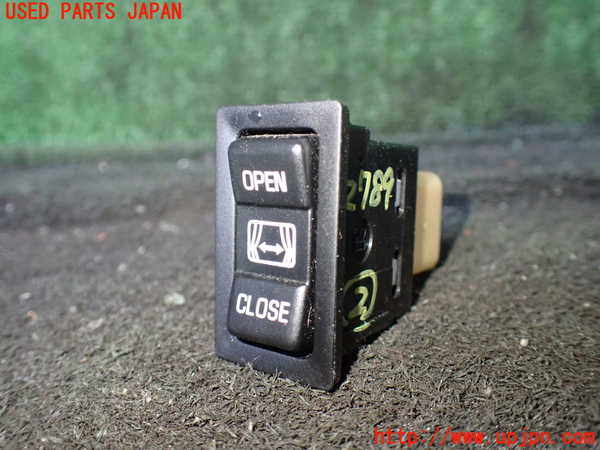 1UPJ-27896307]ハイエースワゴン100系(KZH106W)スイッチ2(カーテン) 中古_m0001.jpg