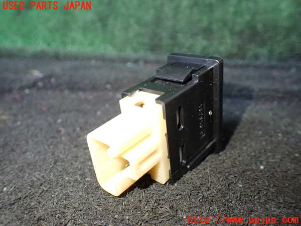 1UPJ-27896307]ハイエースワゴン100系(KZH106W)スイッチ2(カーテン) 中古_m0002.jpg