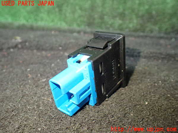 1UPJ-27896308]ハイエースワゴン100系(KZH106W)スイッチ3(カーテン) 中古_m0002.jpg