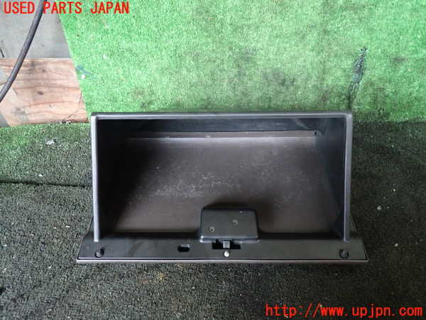 1UPJ-27897516]ハイエースワゴン100系(KZH106W)グローブボックス1 中古_m0003.jpg