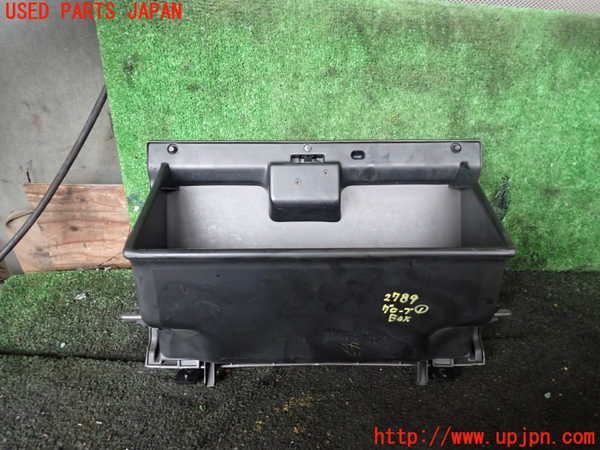 1UPJ-27897516]ハイエースワゴン100系(KZH106W)グローブボックス1 中古_m0004.jpg