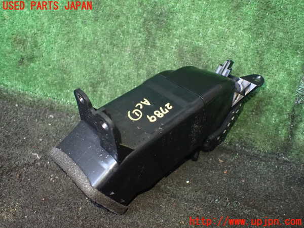 1UPJ-27897526]ハイエースワゴン100系(KZH106W)エアコン吹き出し口1 中古_m0002.jpg