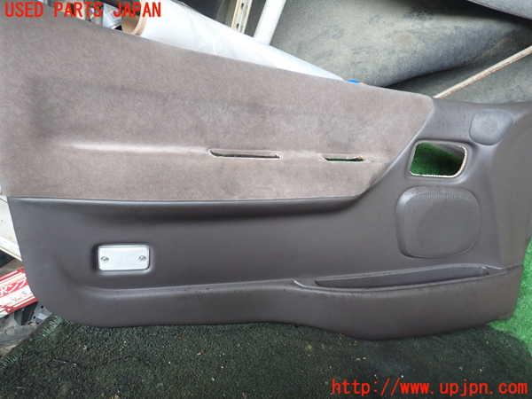 1UPJ-27891264]ハイエースワゴン100系(KZH106W)左前ドア内張り 中古_m0003.jpg