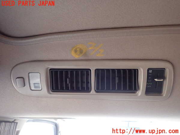 1UPJ-27896411]ハイエースワゴン100系(KZH106W)ルームランプ1 中古_m0002.jpg