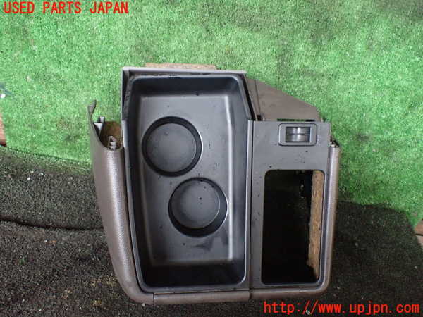 1UPJ-27897810]ハイエースワゴン100系(KZH106W)ドリンクホルダー 中古_m0001.jpg