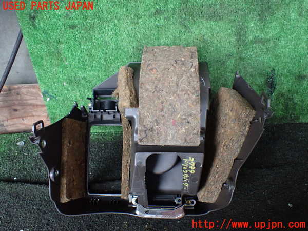 1UPJ-27897810]ハイエースワゴン100系(KZH106W)ドリンクホルダー 中古_m0002.jpg