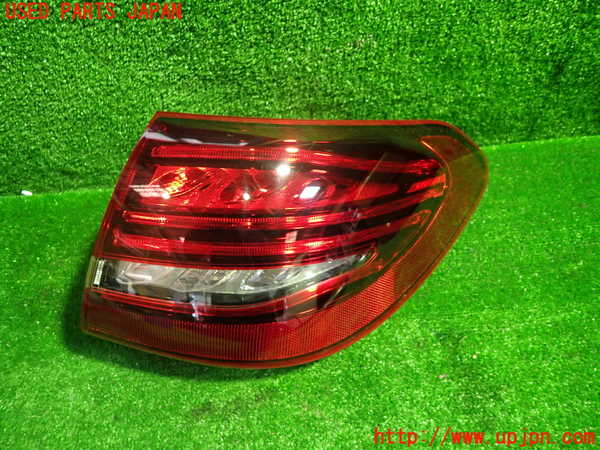 1UPJ-27921530]ベンツ C220 d ステーションワゴン S205 (205214)右テールランプ 中古_m0001.jpg