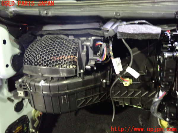 1UPJ-27926081]ベンツ C220 d ステーションワゴン S205 (205214)エバポレーター1 中古_m0003.jpg