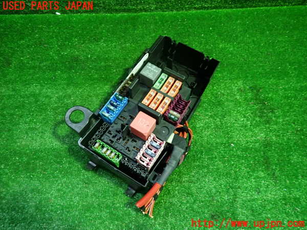 1UPJ-27926741]ベンツ C220 d ステーションワゴン S205 (205214)ヒューズボックス1 中古_m0001.jpg