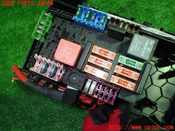 1UPJ-27926741]ベンツ C220 d ステーションワゴン S205 (205214)ヒューズボックス1 中古_m0003.jpg