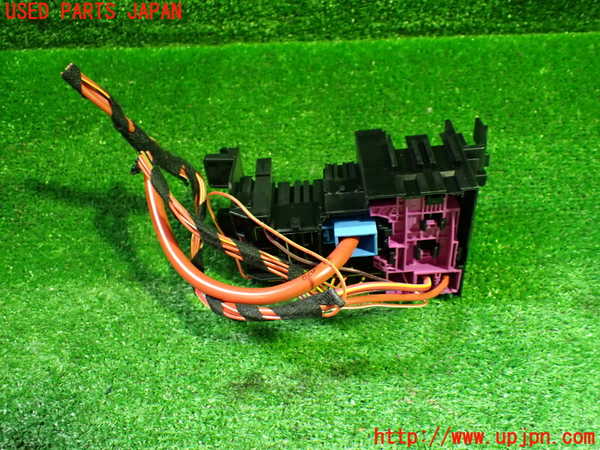 1UPJ-27926742]ベンツ C220 d ステーションワゴン S205 (205214)ヒューズボックス2 中古_m0002.jpg