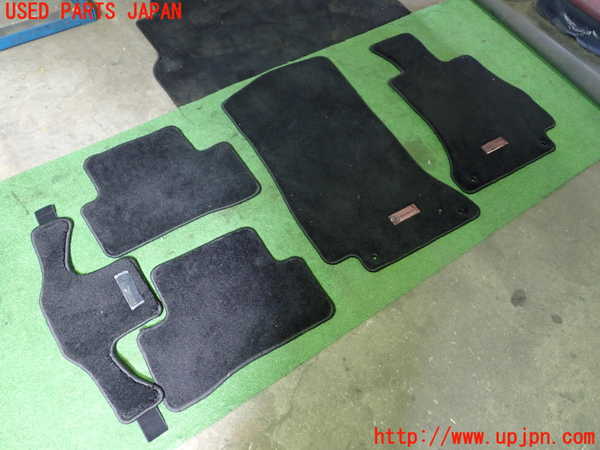 1UPJ-27927800]ベンツ C220 d ステーションワゴン S205 (205214)フロアマット 中古_m0001.jpg