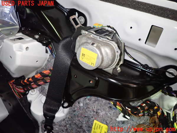 1UPJ-27927155]ベンツ C220 d ステーションワゴン S205 (205214)右2列目シートベルト 中古_m0001.jpg