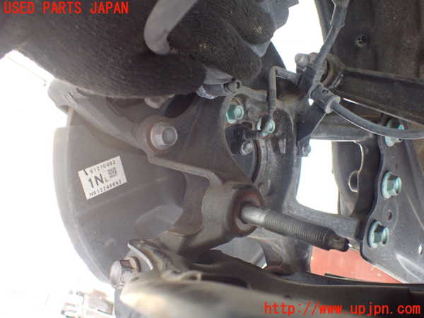 1UPJ-27934305]CX-8(KG5P)左リアナックルハブ 中古_m0002.jpg
