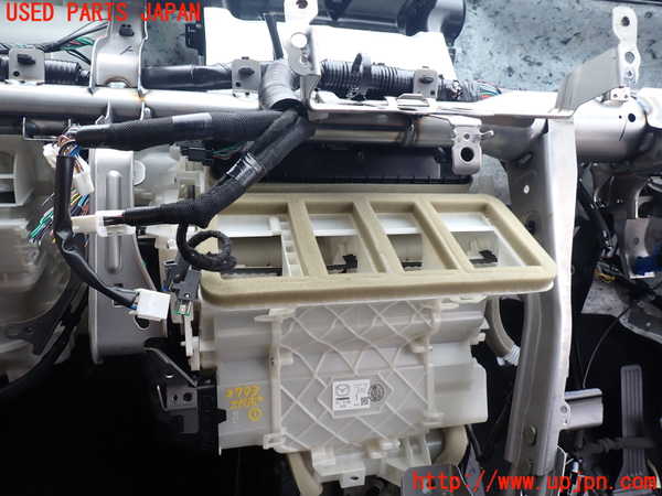 1UPJ-27936081]CX-8(KG5P)エバポレーター1(フロント) 中古_m0001.jpg