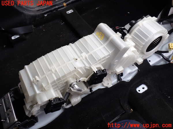 1UPJ-27936082]CX-8(KG5P)エバポレーター2(リヤ) 中古_m0002.jpg