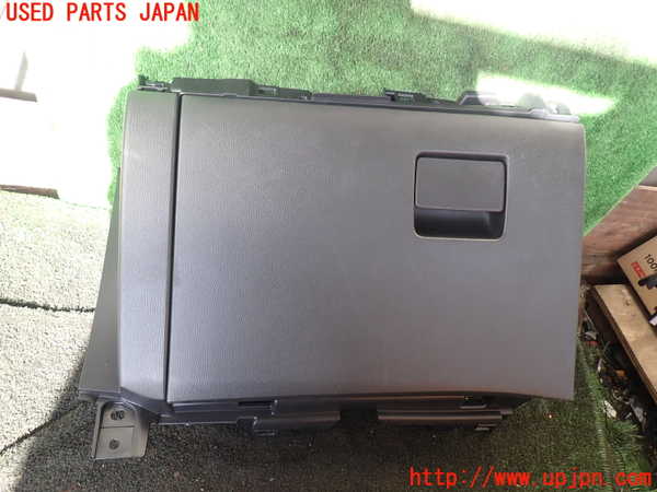 1UPJ-27937516]CX-8(KG5P)グローブボックス1 中古_m0001.jpg
