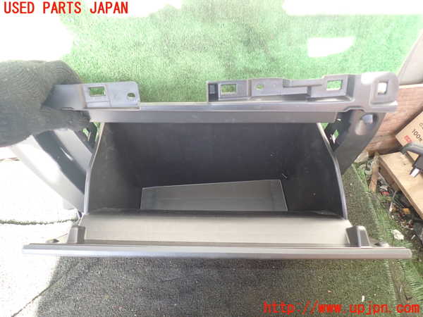 1UPJ-27937516]CX-8(KG5P)グローブボックス1 中古_m0002.jpg