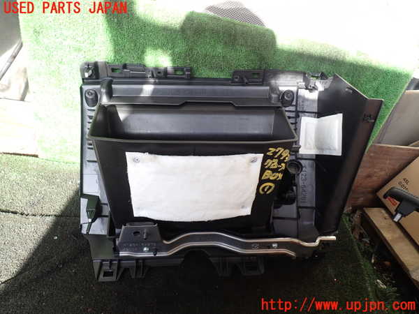 1UPJ-27937516]CX-8(KG5P)グローブボックス1 中古_m0003.jpg