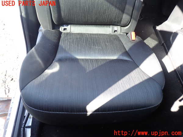 5UPJ-27937145]CX-8(KG5P)右2列目シート 中古_m0003.jpg