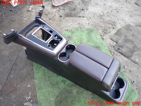 1UPJ-27937540]CX-8(KG5P)センターコンソール 中古_m0001.jpg