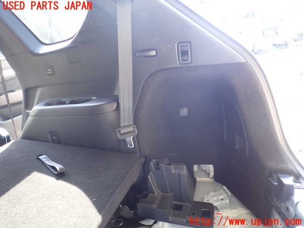 1UPJ-27937675]CX-8(KG5P)右リアピラートリム 中古_m0003.jpg
