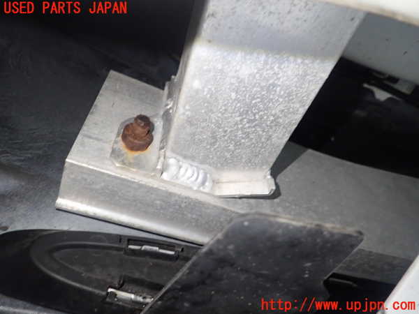 5UPJ-27951614]レクサス・CT200h(ZWA10)リアバンパーホースメント 中古_m0003.jpg