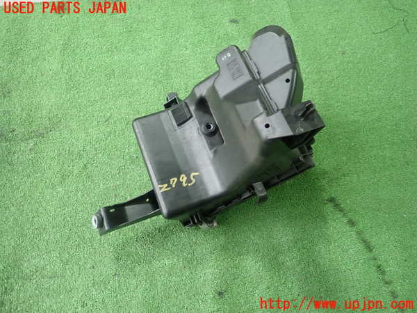 1UPJ-27952560]レクサス・CT200h(ZWA10)エアクリーナーボックス 中古_m0002.jpg
