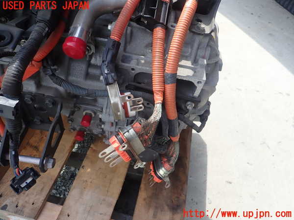 1UPJ-27953010]レクサス・CT200h(ZWA10)ミッション AT 2ZR-FXE 中古_m0002.jpg