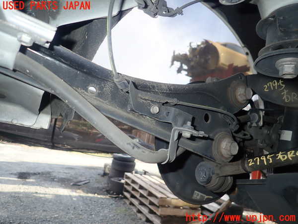 5UPJ-27954300]レクサス・CT200h(ZWA10)右リアナックルハブ 中古_m0001.jpg